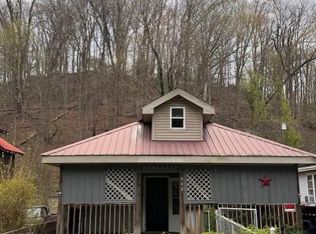 532 N 4th St, Flatwoods, KY 41139