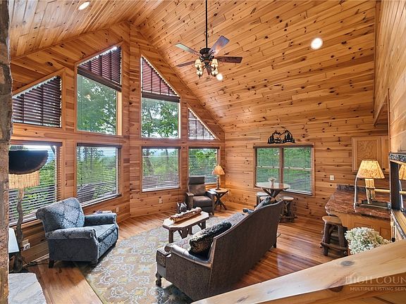 4th image of 142 Fawn Lane