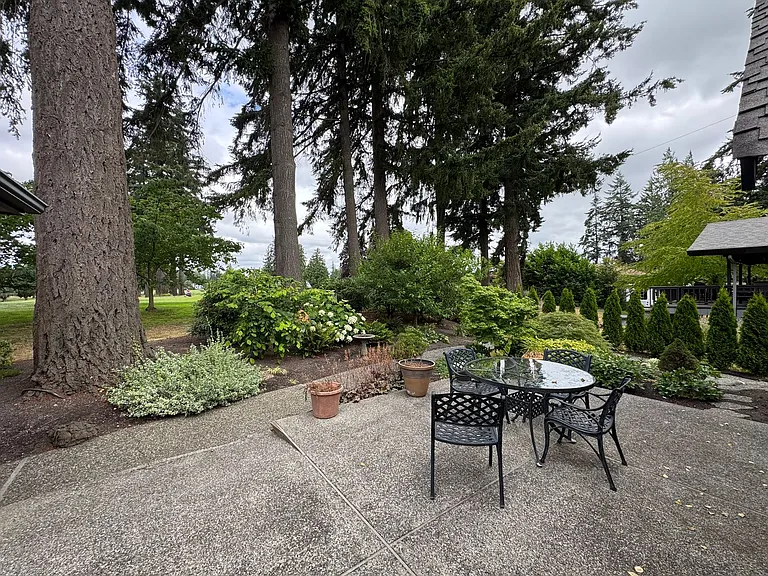16459 Fairway Dr — Photo 32