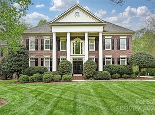 11117 Creek Pointe Dr, Matthews, NC 28105