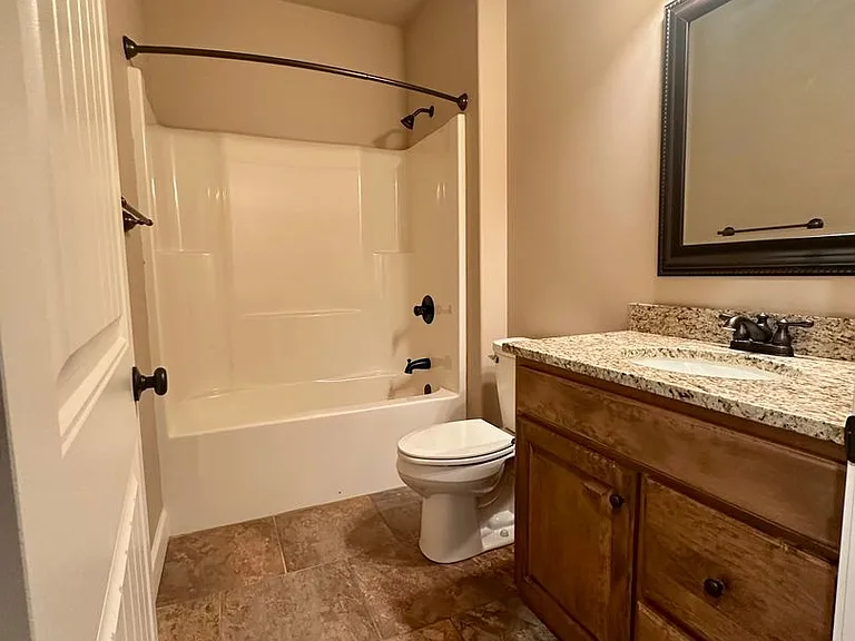 213-215 Pebblestone Ln — Photo 11