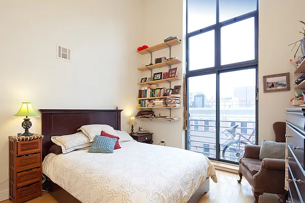 Sold by aptsandlofts.com | media 15