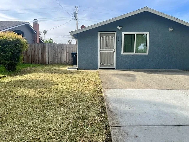 Building Photo - 2624 Cypress Ave #2624