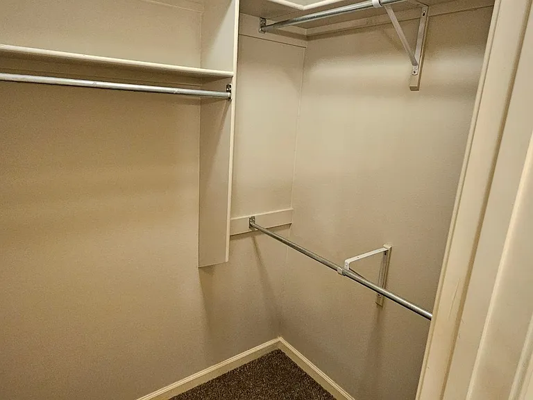 142 Weathering Dr — Photo 13