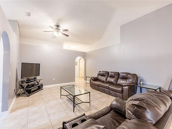 4th image of 641 Gull Dr