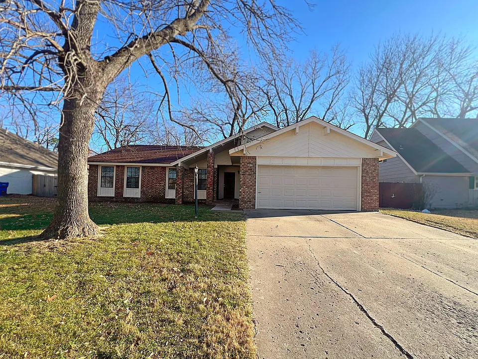 2613 W Joliet Ct N