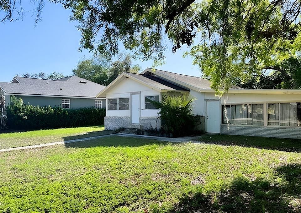 1st image of 8809 Dyer Rd
