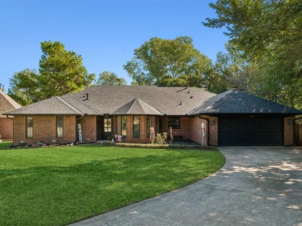 1304 Fox Cove Ct, Edmond, OK 73034