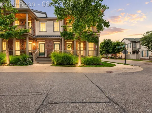207 Jotham Ave, Auburn Hills, MI 48326