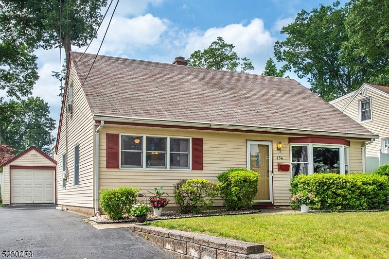 1st image of 134 Bergen Ave