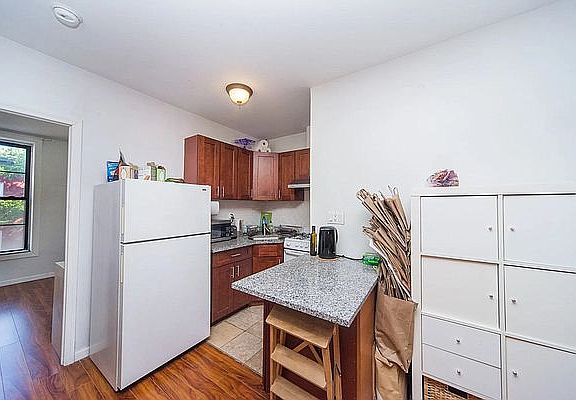 4th image of 147 Wythe Ave #3R