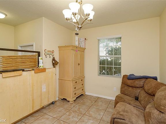 5th image of 3217R Bayflower Ave