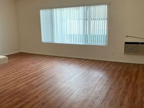 5th image of 820 N Spurgeon St APT 4