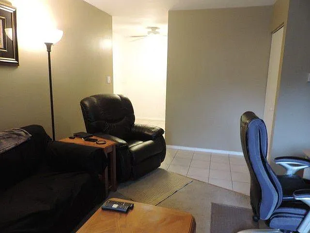 4_Living Room