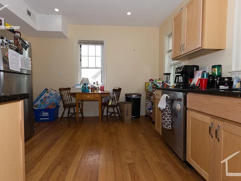 72 Brooks St #1 — Photo 4
