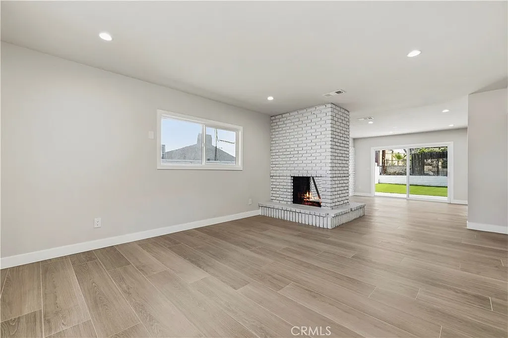 3 bed, 1570 sqft, $3,600 — Photo 2