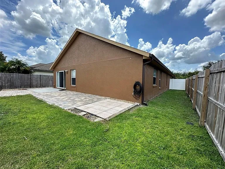 10707 Flycast Cir — Photo 30