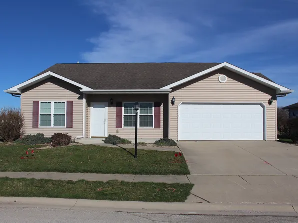 12 Liberty Ln, Clinton, IL 61727