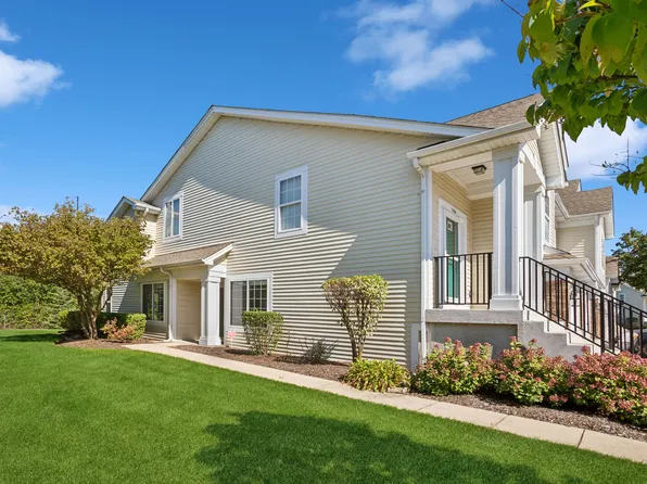 1156 Westminster Ln #1156, Elk Grove Village, IL 60007