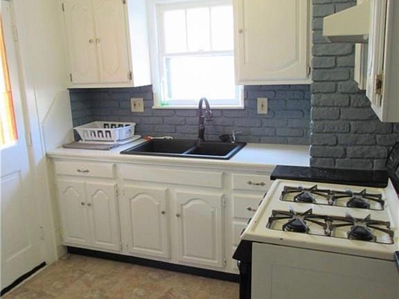 3rd image of 1056 Dietz Ave