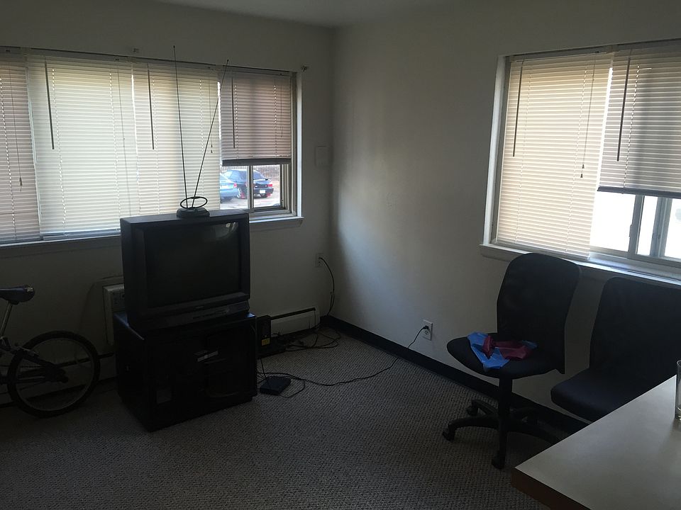 2nd image of 419 Erie St SE APT 207