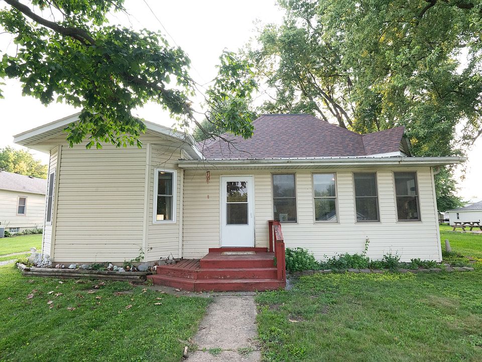 1st image of 218 S 4th St