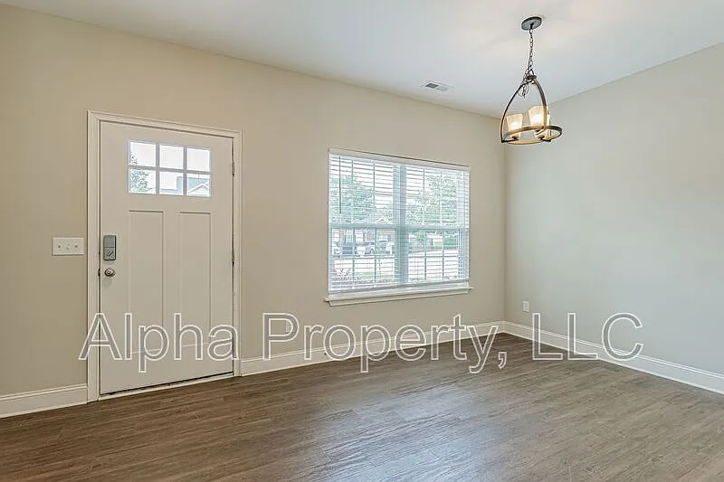 3 bed, 2.5 bath, 1700 sqft, $1,875 — Photo 3