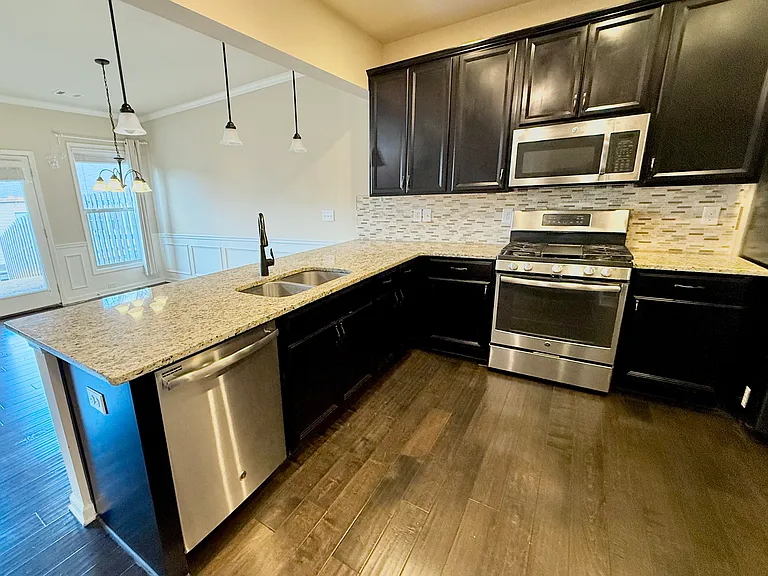 7075 Elmwood Ridge Ct — Photo 7