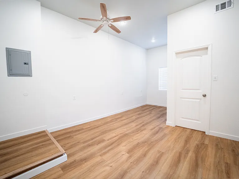 3853 Cherokee Ave #M — Photo 2