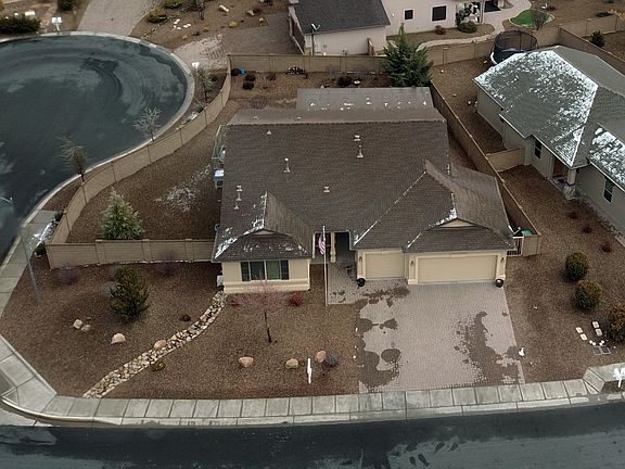 3rd image of 8161 N Whistling Acres Way