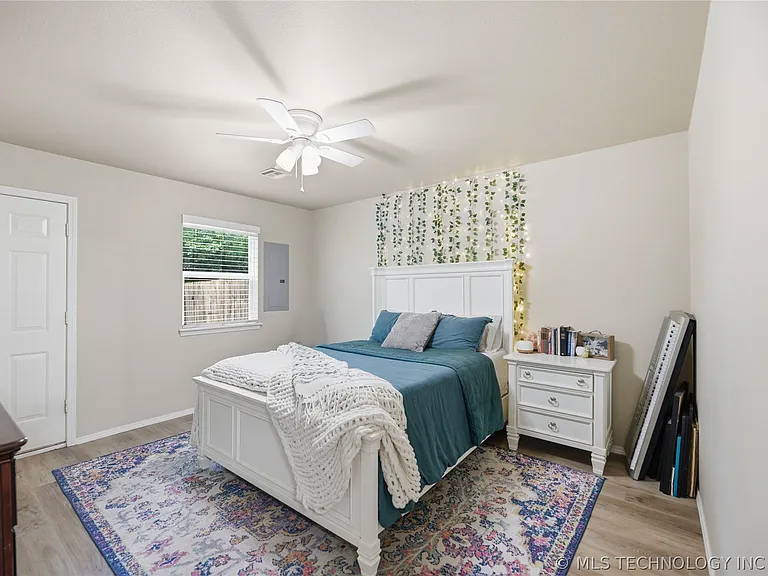 1407 W Haskell St — Photo 13