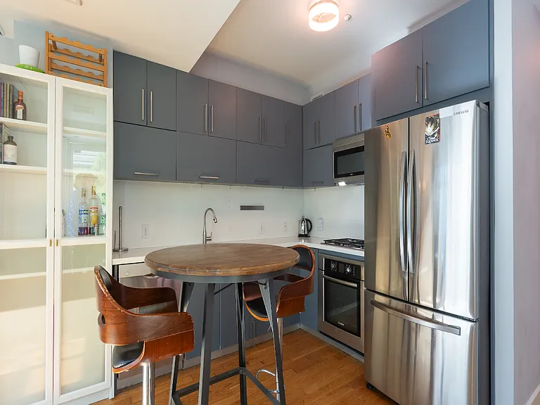 218 N 8th St #1B — Photo 3