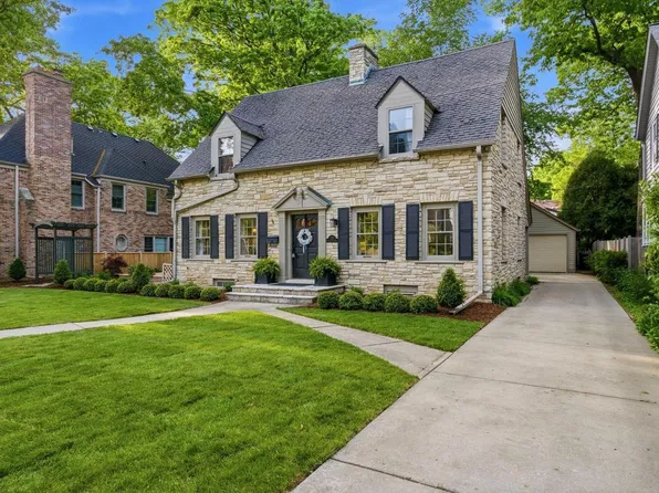 712 E Lexington BOULEVARD, Whitefish Bay, WI 53217