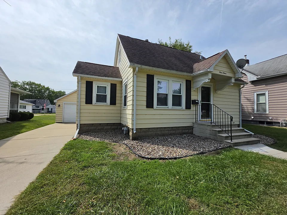 1212 Forest Ave