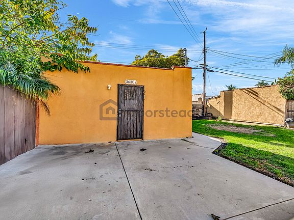 2nd image of 3630 1/2 W 60th St #Adu