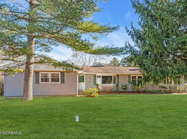 220 Edgemere Drive, Toms River, NJ 08755