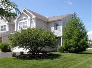 1003 Viewpoint Dr, Lake In The Hills, IL 60156