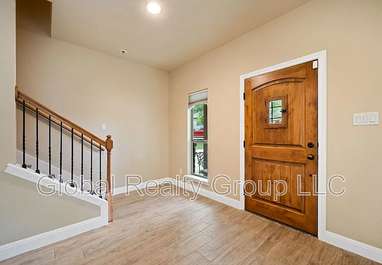 635 Bluffside Dr — Photo 5
