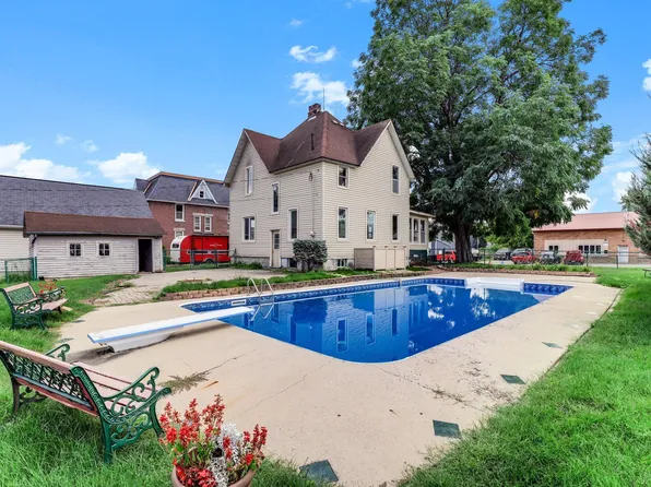 120 Railroad St E, Nya, MN 55368