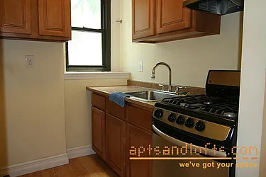 Rented by aptsandlofts.com