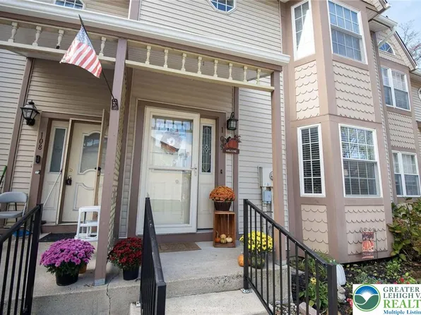 109 Independence Ct, Bethlehem, PA 18020