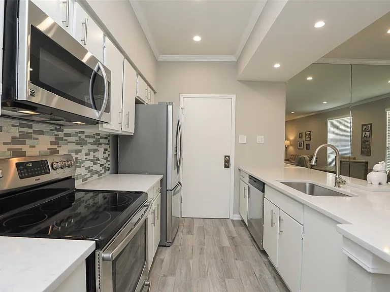 1201 McDuffie St #211 — Photo 15