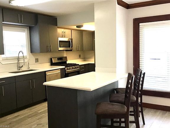 3rd image of 147 Afton Ave