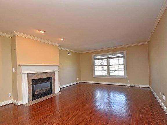 4th image of 3687 Ashworth Dr Unit D