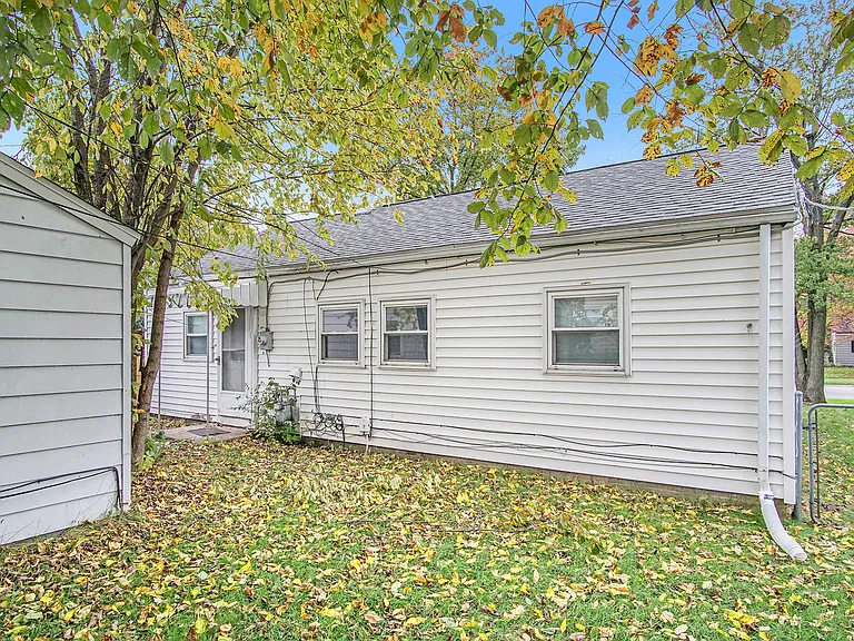 139 E Chippewa Ave — Photo 14
