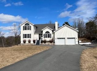 1095 Clover Rd, Long Pond, PA 18334