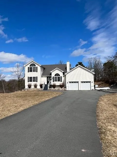 1095 Clover Rd photo 1