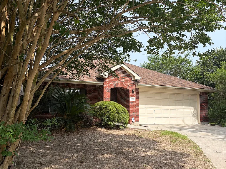 9119 Melody Park Ln — Photo 1