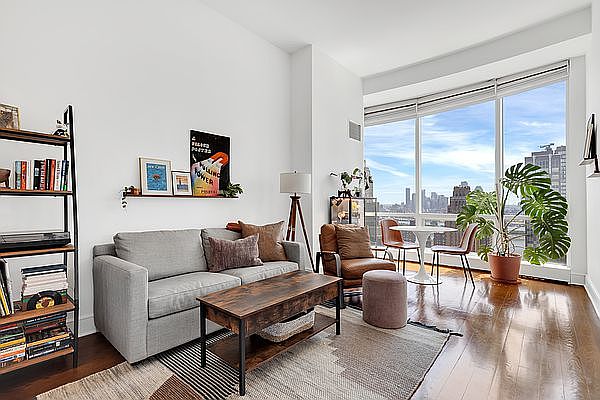 1st image of 250 E 49th St #21D