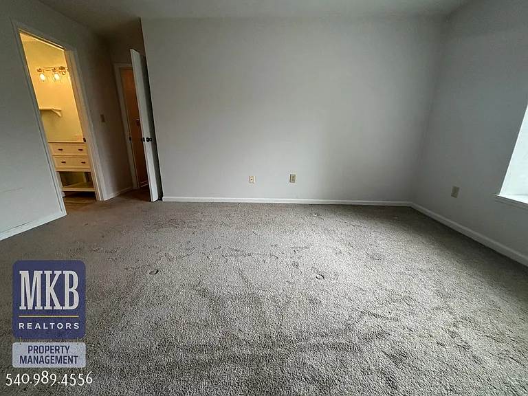 2527 Gatehouse Ln — Photo 29